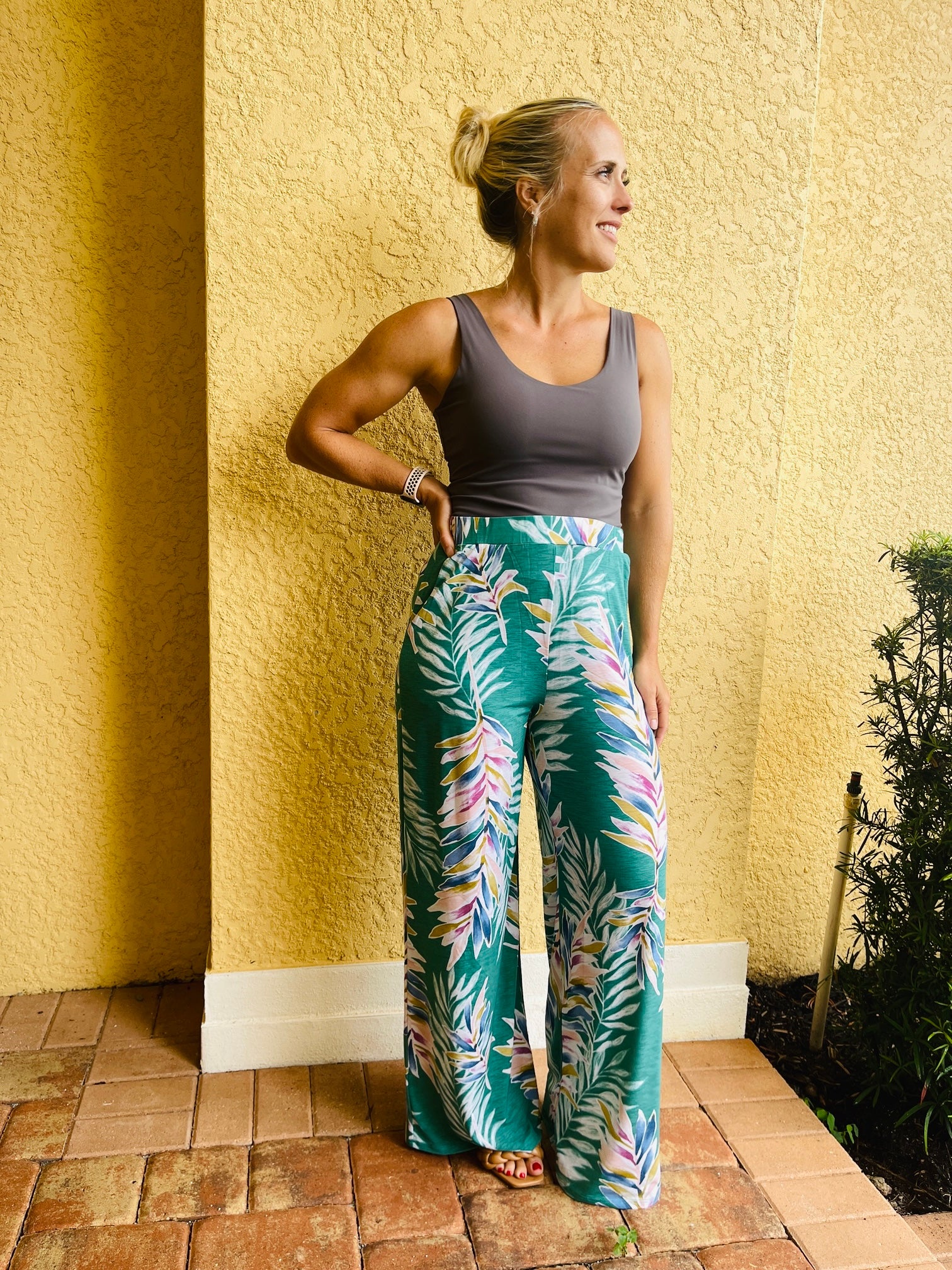 Hawaiiana Floral Print Pants
