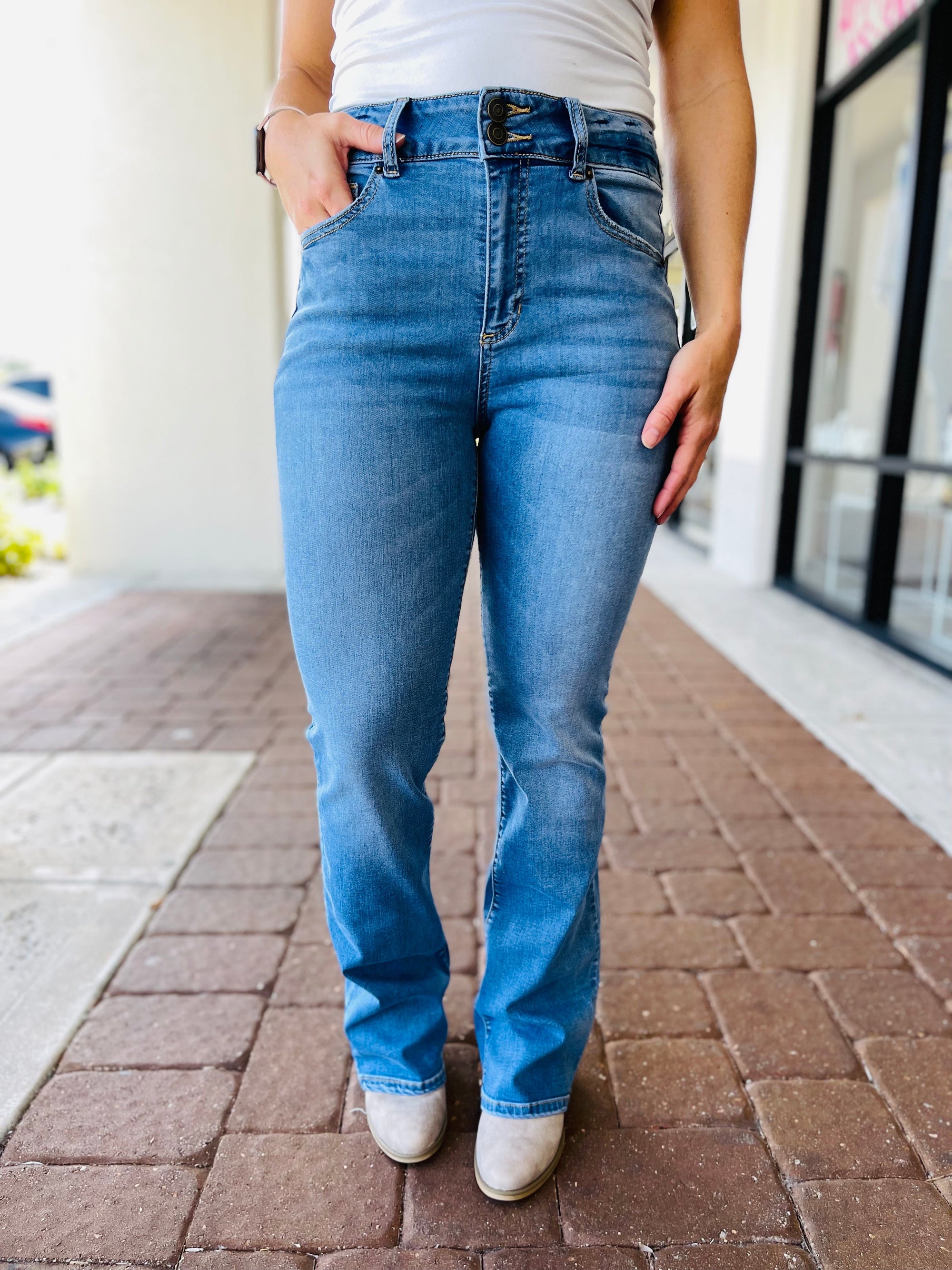 IS Sneak Peek Heidi Slim Bootcut Jeans