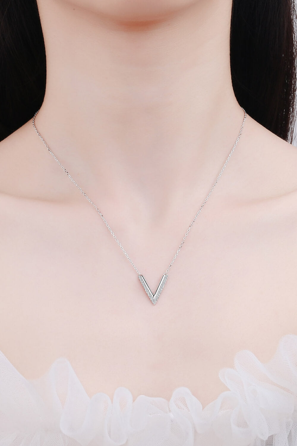 Sterling Silver V Letter Pendant Necklace - Bella Jade