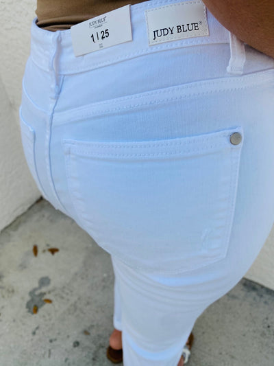 IS JUDY BLUE Mid-Rise Boyfriend Destroyed White Jeans
